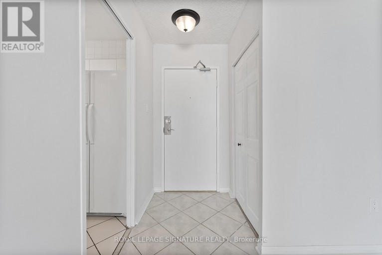 906 - 5 SAN ROMANOWAY, Toronto (Black Creek), Ontario, M3N2Y4