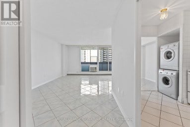 906 - 5 SAN ROMANOWAY Toronto (Black Creek) Ontario photo 4