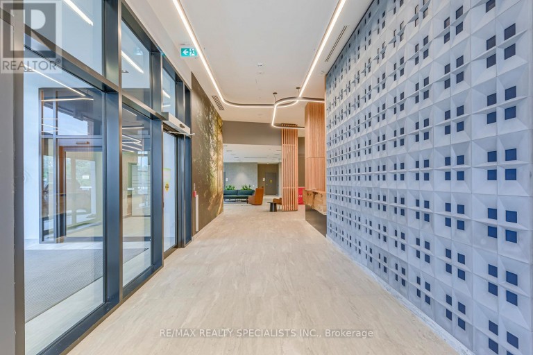 1018 - 2485 EGLINTON AVENUE, Mississauga (Central Erin Mills), Ontario, L5M2T1