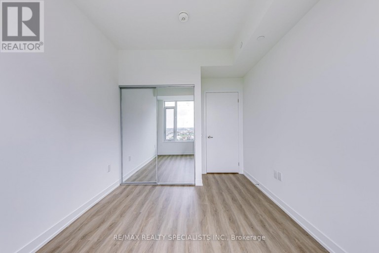 1018 - 2485 EGLINTON AVENUE, Mississauga (Central Erin Mills), Ontario, L5M2T1