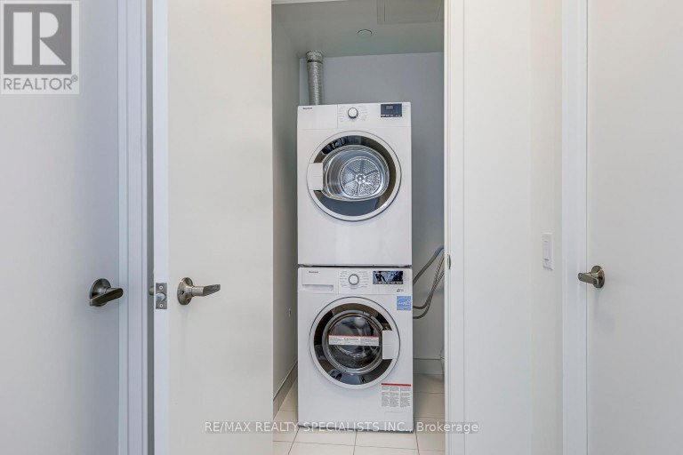1018 - 2485 EGLINTON AVENUE, Mississauga (Central Erin Mills), Ontario, L5M2T1