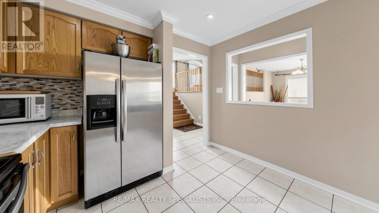 193 QUEEN MARY DRIVE, Brampton (Fletcher's Meadow), Ontario, L7A1Y3