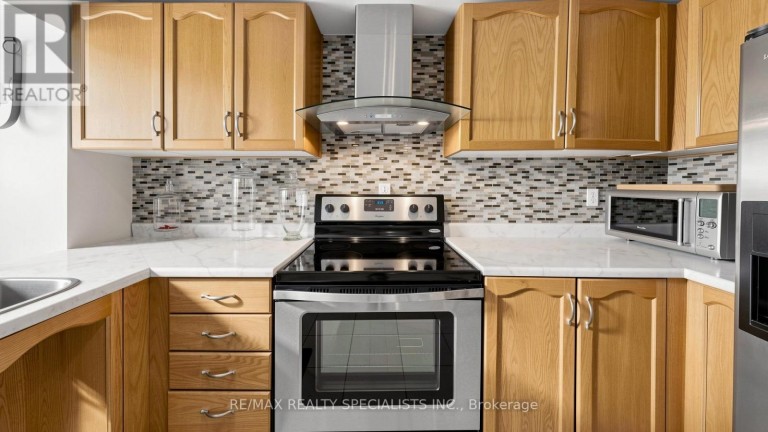 193 QUEEN MARY DRIVE, Brampton (Fletcher's Meadow), Ontario, L7A1Y3