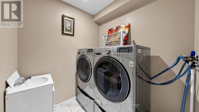 193 QUEEN MARY DRIVE, Brampton (Fletcher's Meadow), Ontario, L7A1Y3