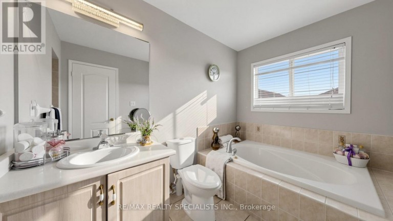 193 QUEEN MARY DRIVE, Brampton (Fletcher's Meadow), Ontario, L7A1Y3