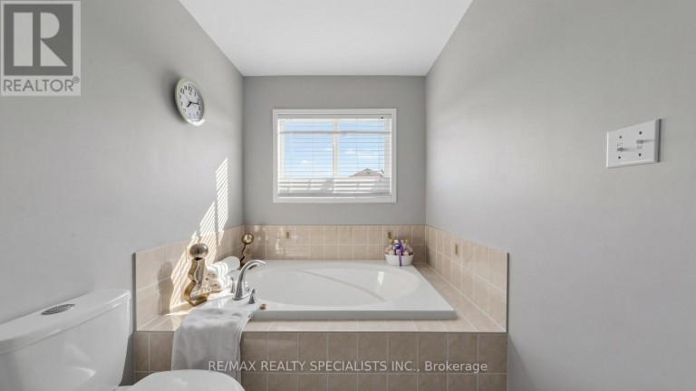 193 QUEEN MARY DRIVE, Brampton (Fletcher's Meadow), Ontario, L7A1Y3