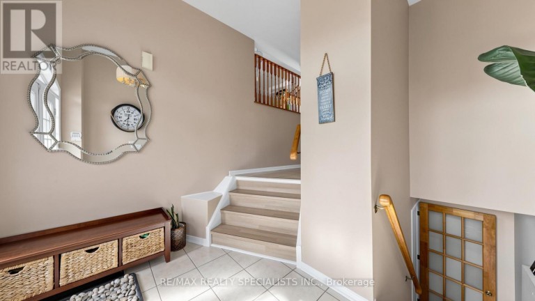 193 QUEEN MARY DRIVE, Brampton (Fletcher's Meadow), Ontario, L7A1Y3