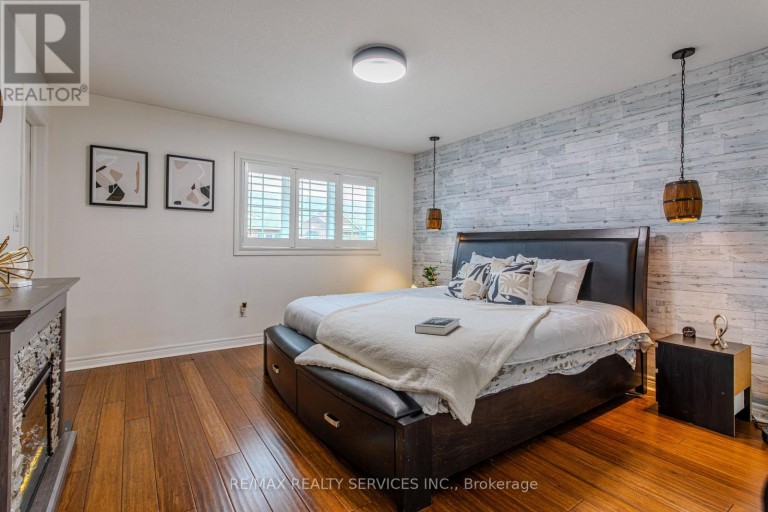 49 MARINA POINT CRESCENT N, Hamilton (Stoney Creek), Ontario, L8E0E4