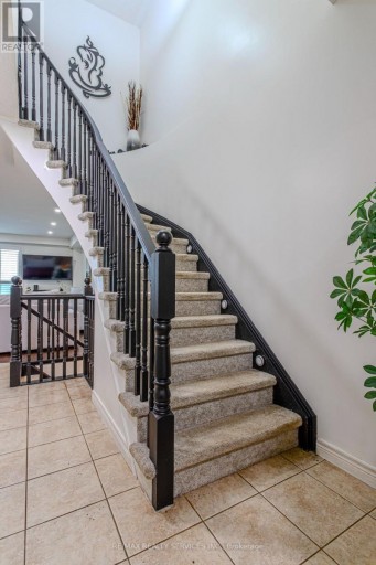 49 MARINA POINT CRESCENT N, Hamilton (Stoney Creek), Ontario, L8E0E4
