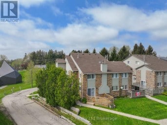 8 - 19 WREN COURT Tillsonburg Ontario photo 2