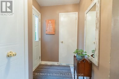 8 - 19 WREN COURT Tillsonburg Ontario photo 3