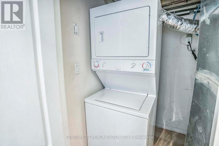 101 - 45 STRANGFORD LANE, Toronto (Clairlea-Birchmount), Ontario, M1L0E5