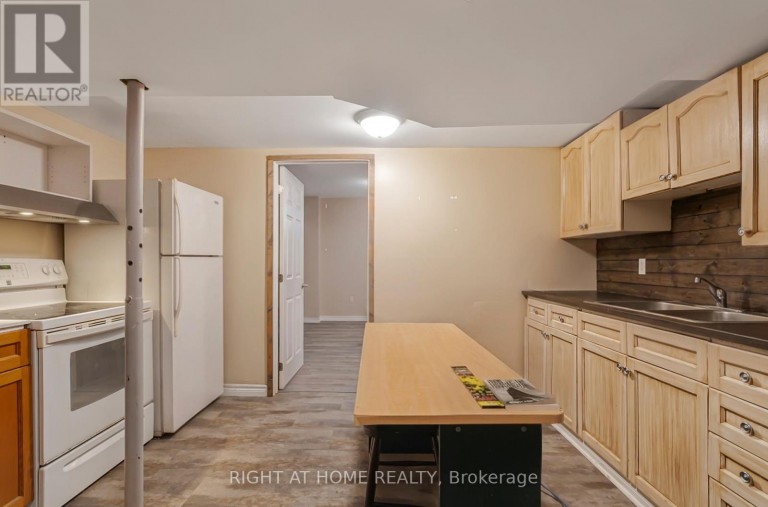 201 STEEL STREET, Barrie (Codrington), Ontario, L4M2G8