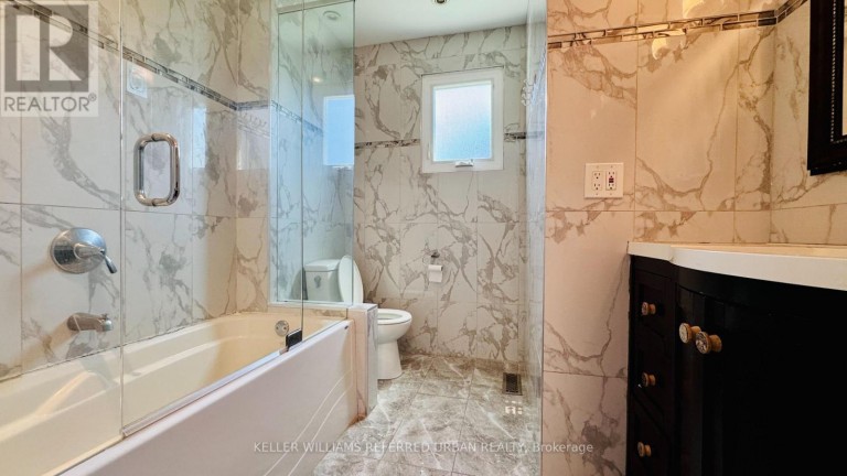 2255 URWIN CRESCENT, Oakville (WO West), Ontario, L6L2T3