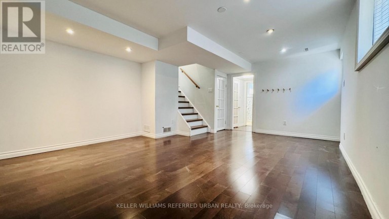 2255 URWIN CRESCENT, Oakville (WO West), Ontario, L6L2T3