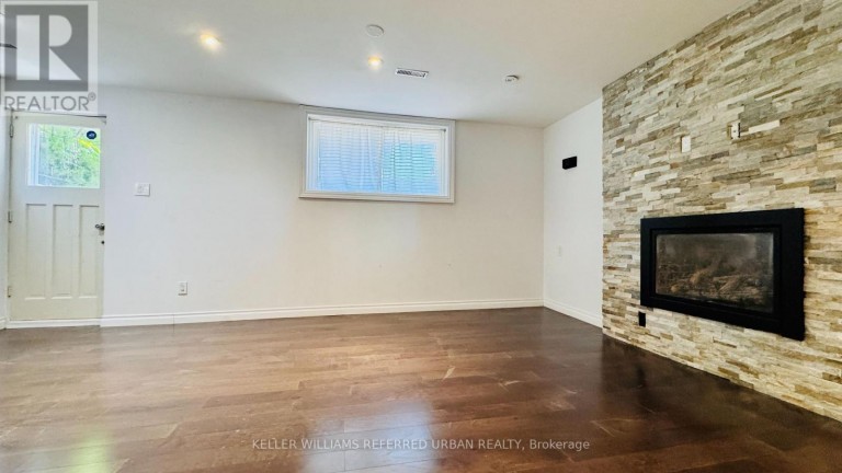 2255 URWIN CRESCENT, Oakville (WO West), Ontario, L6L2T3