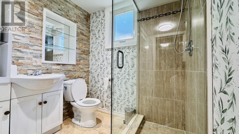 2255 URWIN CRESCENT, Oakville (WO West), Ontario, L6L2T3