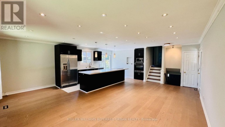 2255 URWIN CRESCENT, Oakville (WO West), Ontario, L6L2T3