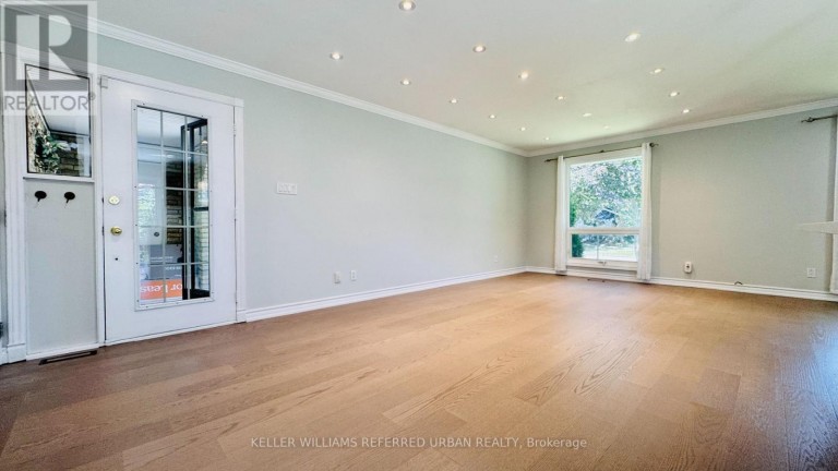 2255 URWIN CRESCENT, Oakville (WO West), Ontario, L6L2T3