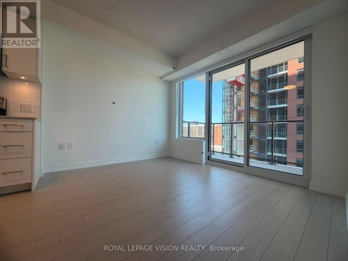 1112 - 4010 EGLINTON AVENUE W, Toronto (Humber Heights), Ontario, M9A0G5