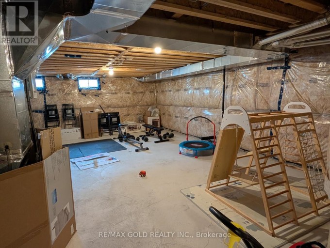 28 AMOS AVENUE, Brantford, Ontario, N3T0V4