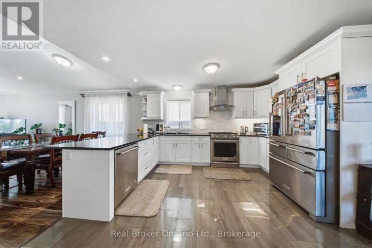 360 DOVER AVENUE, Norfolk (Port Dover), Ontario, N0A1N9