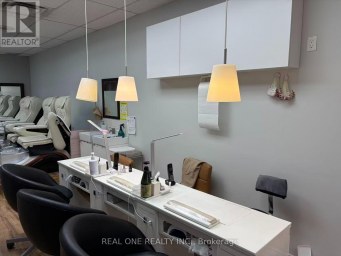 17 - 3030 DON MILLS ROAD Toronto (Banbury-Don Mills) Ontario photo 3