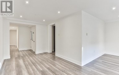 1 - 76 WALMSLEY BOULEVARD Toronto (Yonge-St. Clair) Ontario photo 4