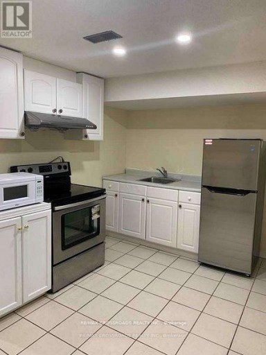 BSMT - 1 ROYAL GALA CRESCENT, Richmond Hill (Rouge Woods), Ontario, L4S1Y6