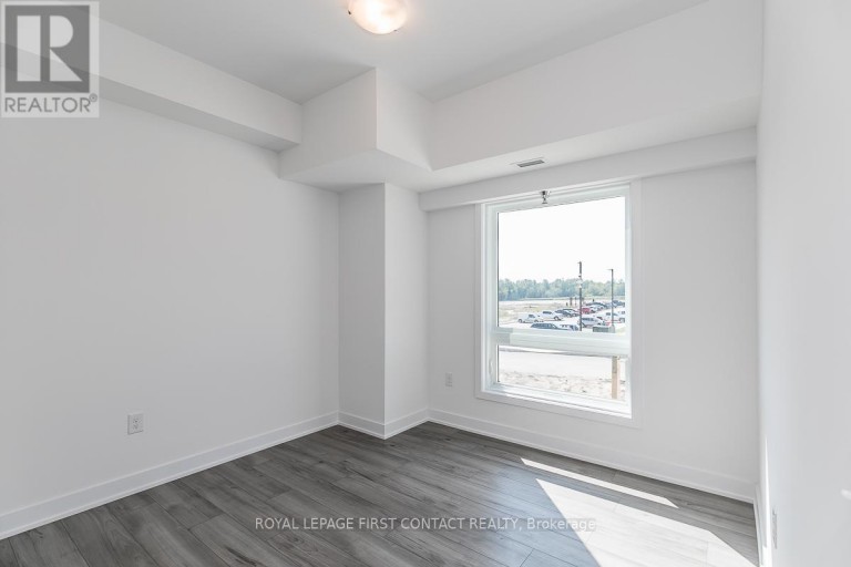 101 - 8 CULINARY LANE, Barrie, Ontario, L9J0J9