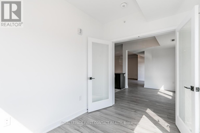 101 - 8 CULINARY LANE, Barrie, Ontario, L9J0J9