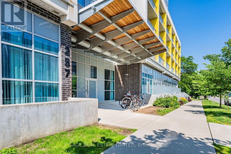 424 - 257 HEMLOCK STREET, Waterloo, Ontario, N2L0K2