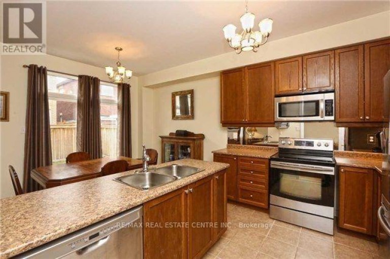 43 JOYWILL COURT, Brampton (Fletcher's Meadow), Ontario, L7A3T8