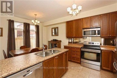 43 JOYWILL COURT Brampton (Fletcher's Meadow) Ontario photo 2