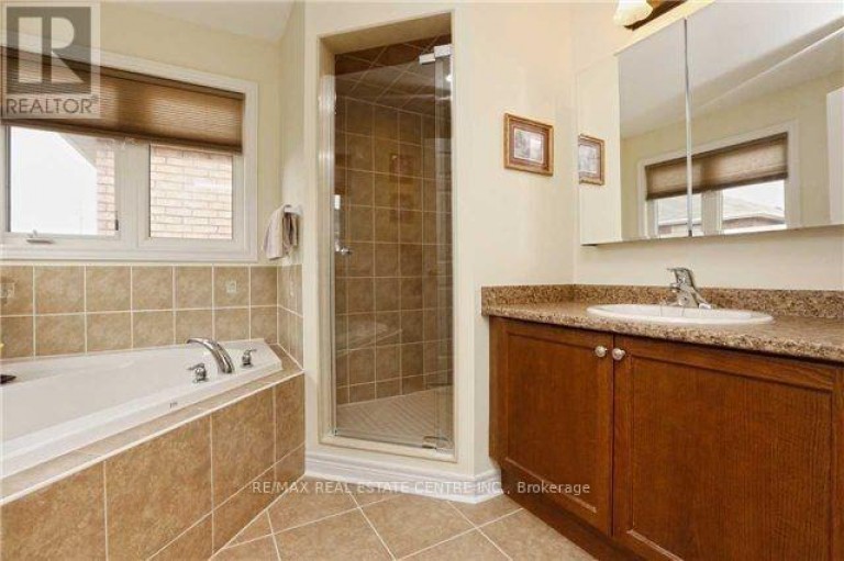 43 JOYWILL COURT, Brampton (Fletcher's Meadow), Ontario, L7A3T8
