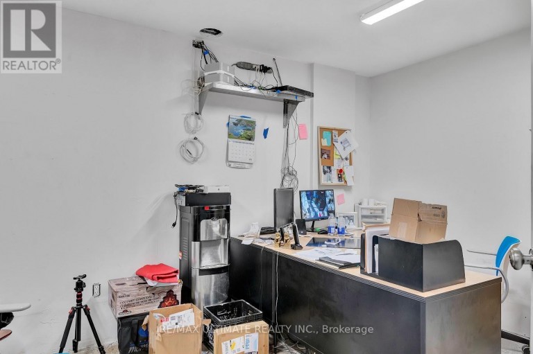 3320 KEELE STREET, Toronto (Downsview-Roding-CFB), Ontario, M3M2H7