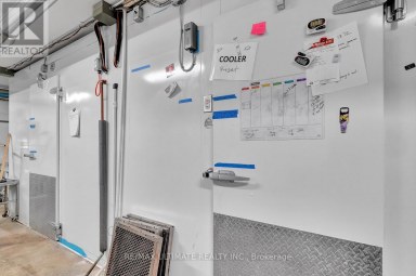 3320 KEELE STREET Toronto (Downsview-Roding-CFB) Ontario photo 16