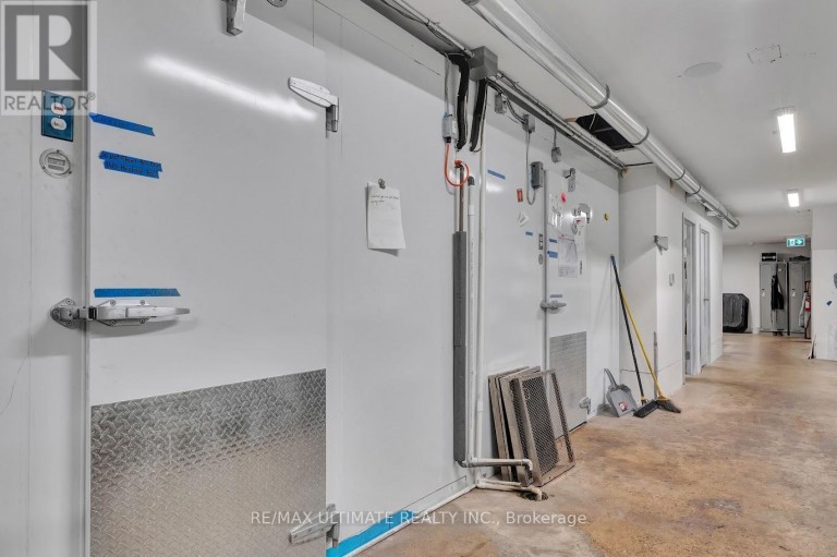 3320 KEELE STREET, Toronto (Downsview-Roding-CFB), Ontario, M3M2H7