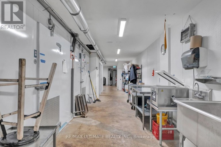 3320 KEELE STREET, Toronto (Downsview-Roding-CFB), Ontario, M3M2H7