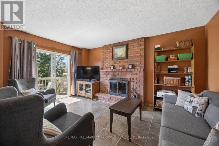 458 CHESTER AVENUE, Newmarket (Bristol-London), Ontario, L3Y6R7