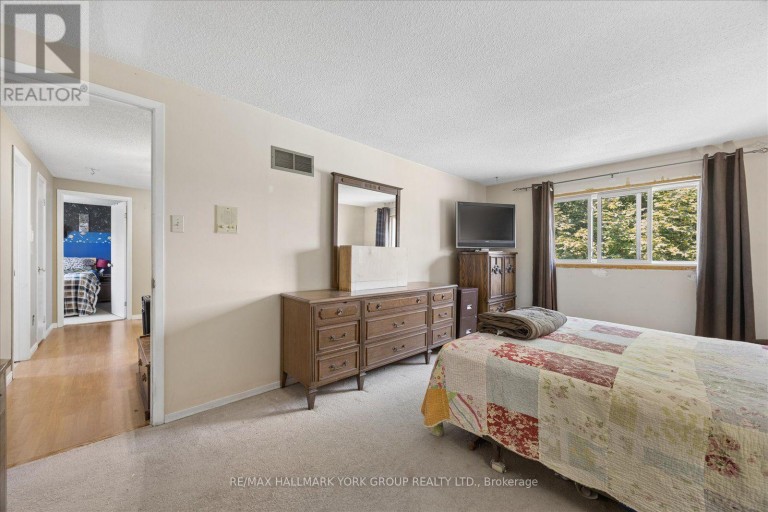 458 CHESTER AVENUE, Newmarket (Bristol-London), Ontario, L3Y6R7