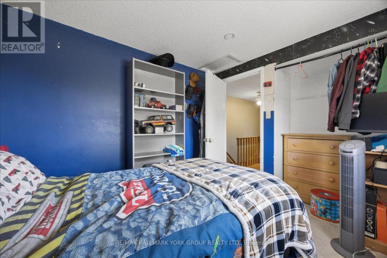 458 CHESTER AVENUE, Newmarket (Bristol-London), Ontario, L3Y6R7