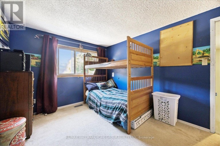 458 CHESTER AVENUE, Newmarket (Bristol-London), Ontario, L3Y6R7