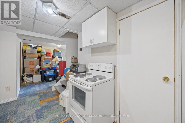 458 CHESTER AVENUE, Newmarket (Bristol-London), Ontario, L3Y6R7