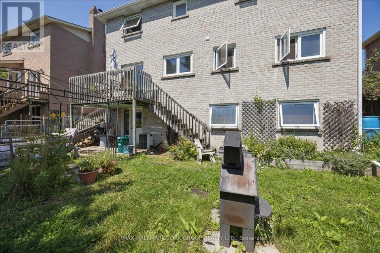 458 CHESTER AVENUE, Newmarket (Bristol-London), Ontario, L3Y6R7