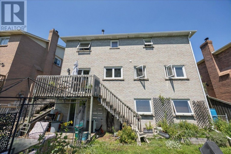 458 CHESTER AVENUE, Newmarket (Bristol-London), Ontario, L3Y6R7