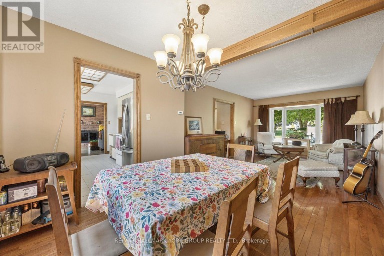 458 CHESTER AVENUE, Newmarket (Bristol-London), Ontario, L3Y6R7
