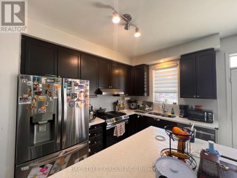 66 ROBERT PARKINSON DRIVE Brampton (Northwest Brampton) Ontario photo 7