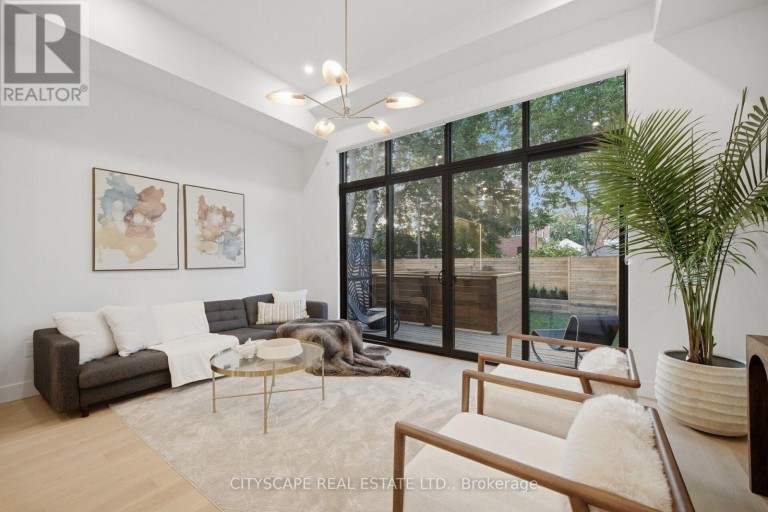 10A HOLMSTEAD AVENUE, Toronto (O'Connor-Parkview), Ontario, M4B1T1