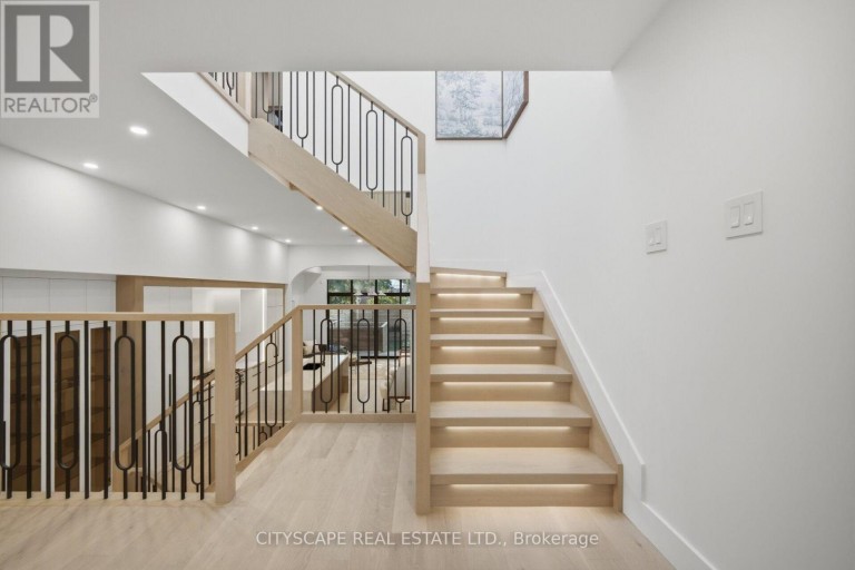 10A HOLMSTEAD AVENUE, Toronto (O'Connor-Parkview), Ontario, M4B1T1